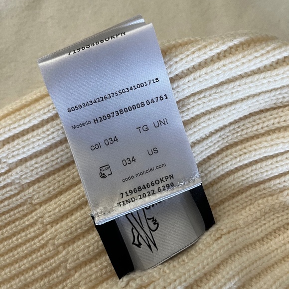 Moncler cream color beany hat new size S new with tags - Picture 6 of 7